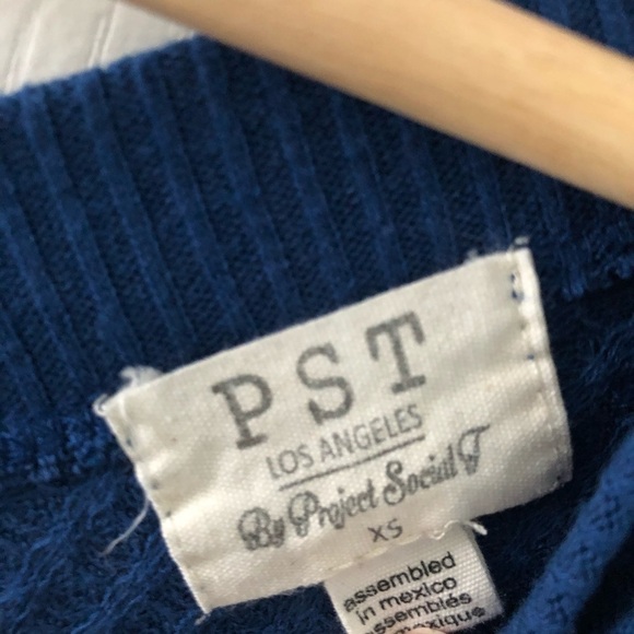 Pst Deep V-Neck Long Sleeve Top - Picture 5 of 7